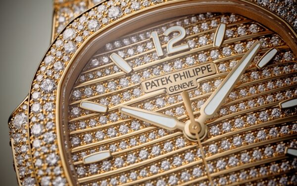 Patek Philippe Nautilus Haute Joaillerie Ladies Automatic Watch, 18K Rose Gold and Diamonds, 35,2mm, Ref# 7118/1450R-001 - Image 4