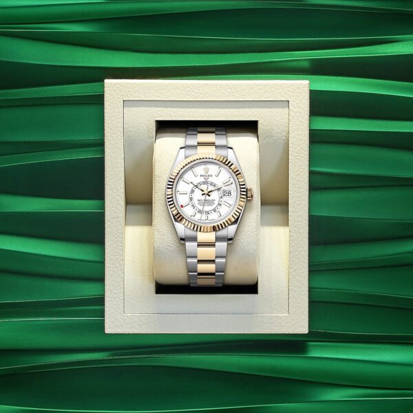 Rolex Sky-Dweller, 42mm, Oystersteel and 18k Yellow Gold, Ref# 336933-0005 - Image 5